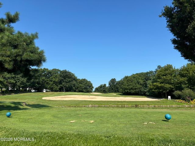 3 Summerwinds Drive, Lakewood, NJ 08701