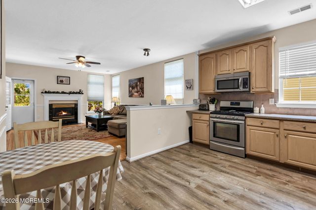 3 Summerwinds Drive, Lakewood, NJ 08701