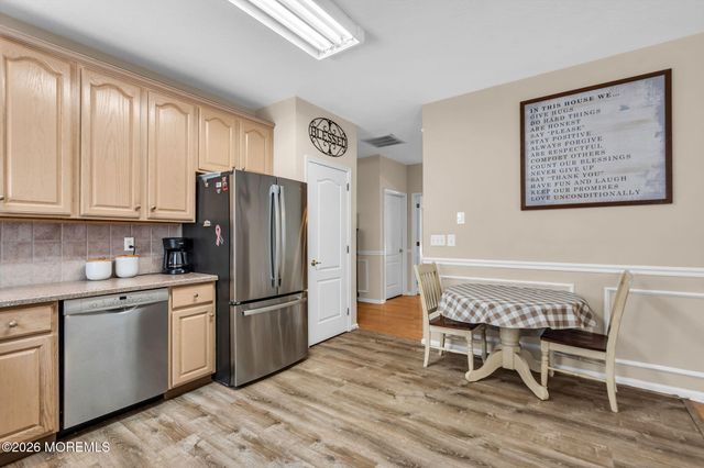 3 Summerwinds Drive, Lakewood, NJ 08701