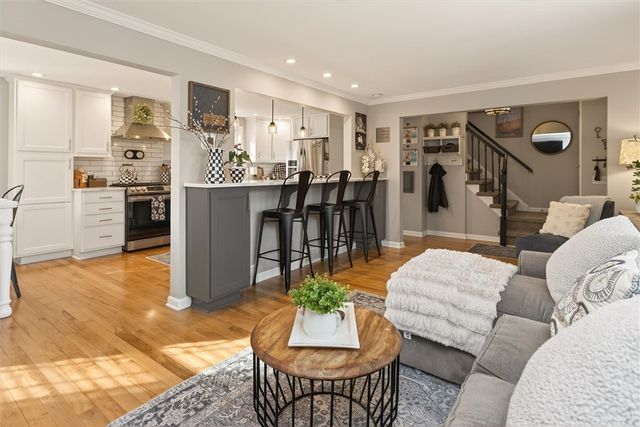 28 Southwick Dr, Webster, NY 14580