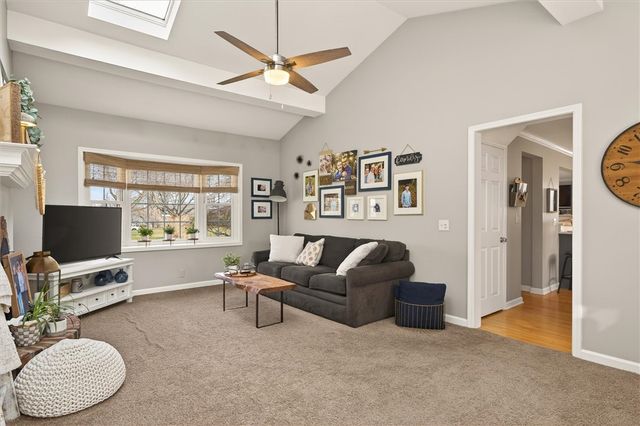 28 Southwick Dr, Webster, NY 14580