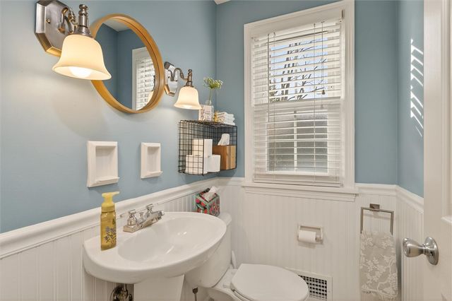 28 Southwick Dr, Webster, NY 14580