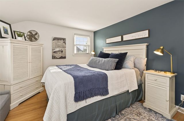 28 Southwick Dr, Webster, NY 14580