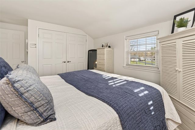 28 Southwick Dr, Webster, NY 14580