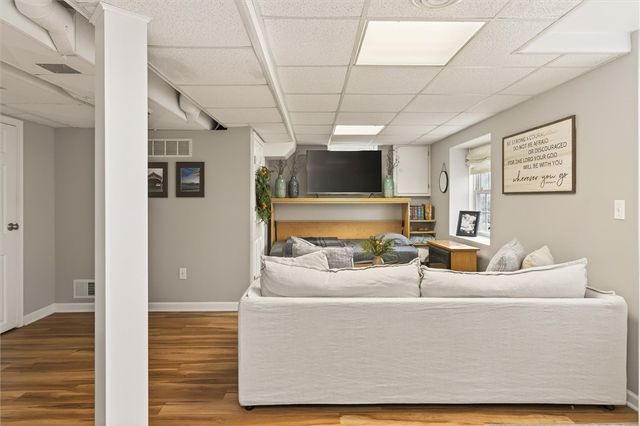 28 Southwick Dr, Webster, NY 14580