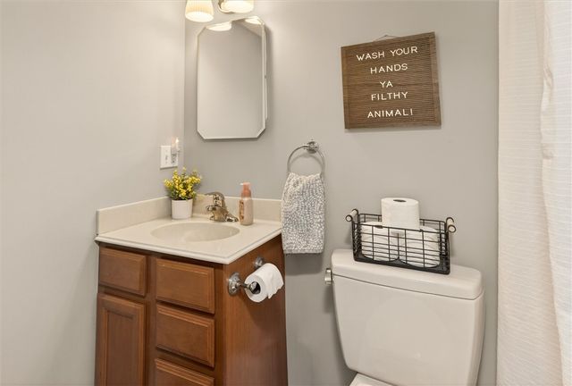 28 Southwick Dr, Webster, NY 14580