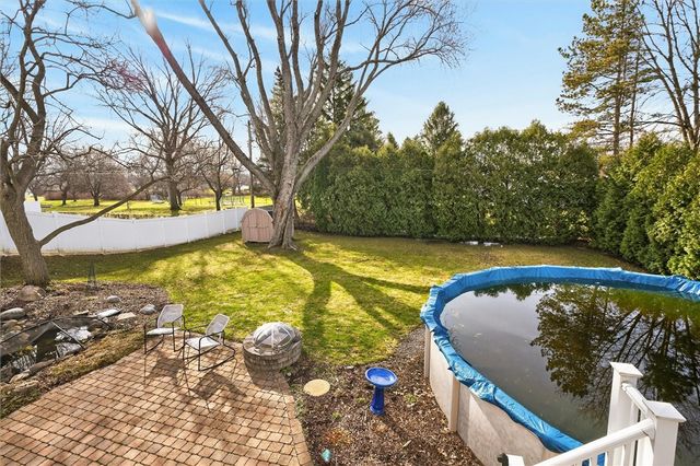 28 Southwick Dr, Webster, NY 14580