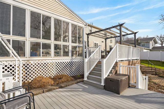 28 Southwick Dr, Webster, NY 14580