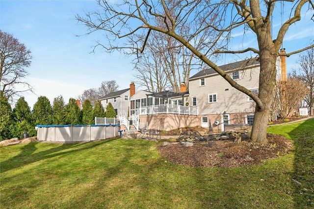 28 Southwick Dr, Webster, NY 14580