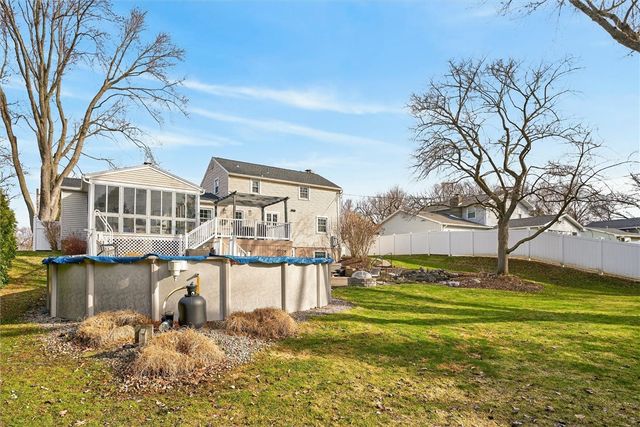 28 Southwick Dr, Webster, NY 14580