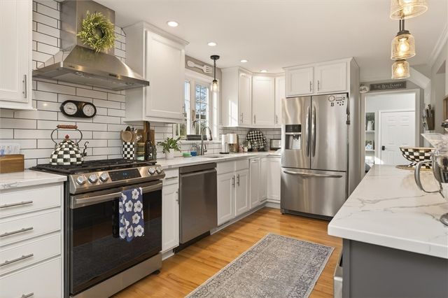 28 Southwick Dr, Webster, NY 14580