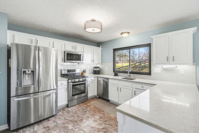 204 University Drive, Walton, KY 41094