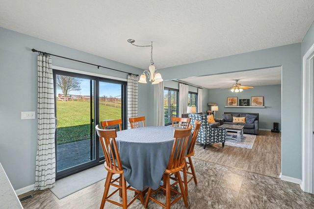 204 University Drive, Walton, KY 41094