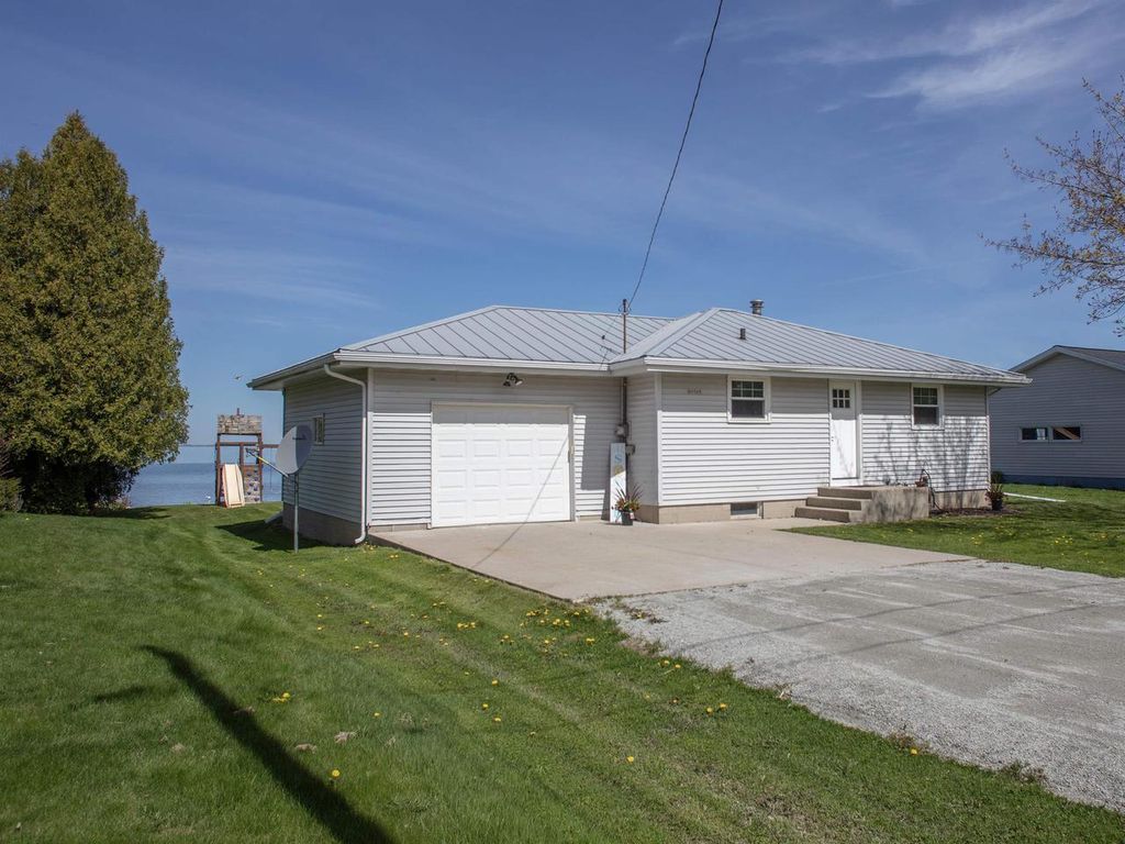 N9569 BAY SHORE LANE, Luxemburg, WI 54217