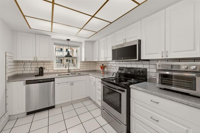 139 BLUFF VIEW DRIVE 107, Belleair Bluffs, FL 33770