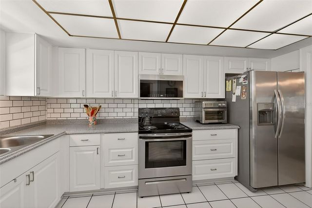 139 BLUFF VIEW DRIVE 107, Belleair Bluffs, FL 33770