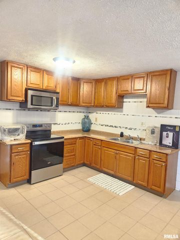 112 N Parrish Lane, Carbondale, IL 62901