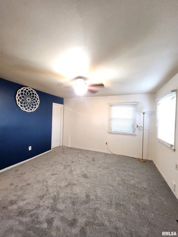 112 N Parrish Lane, Carbondale, IL 62901