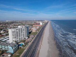 7700 Seawall Boulevard 701, Galveston, TX 77551