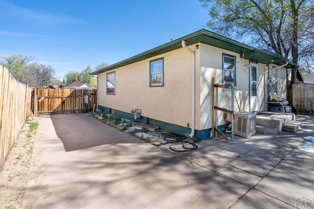 1422 E 12th St, Pueblo, CO 81001