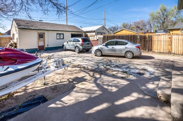 1422 E 12th St, Pueblo, CO 81001