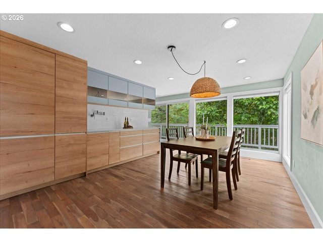 419 RIDGE CREST Dr, Oregon City, OR 97045