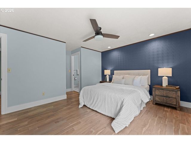 419 RIDGE CREST Dr, Oregon City, OR 97045