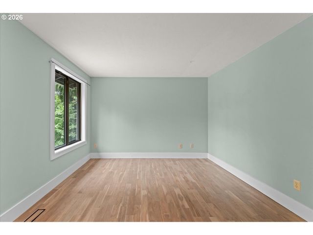 419 RIDGE CREST Dr, Oregon City, OR 97045