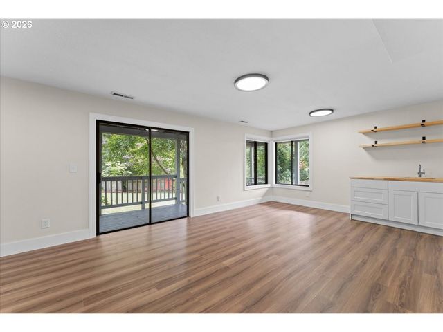 419 RIDGE CREST Dr, Oregon City, OR 97045