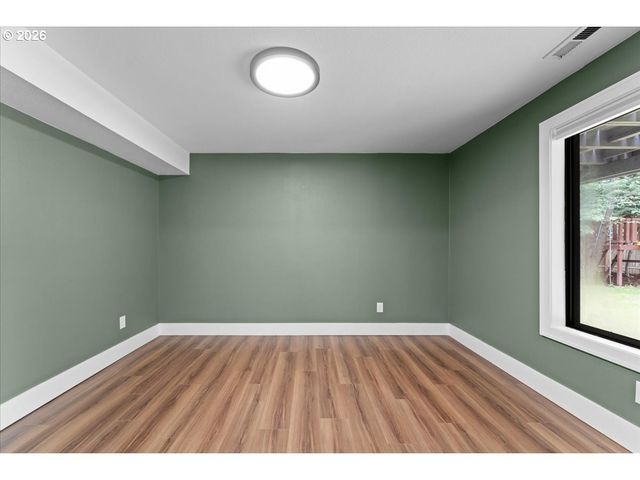 419 RIDGE CREST Dr, Oregon City, OR 97045