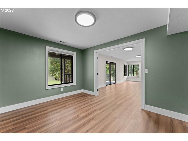 419 RIDGE CREST Dr, Oregon City, OR 97045