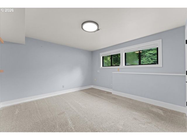 419 RIDGE CREST Dr, Oregon City, OR 97045
