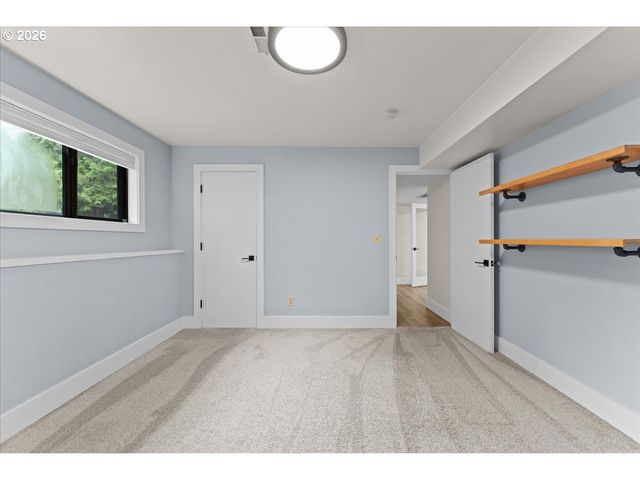 419 RIDGE CREST Dr, Oregon City, OR 97045