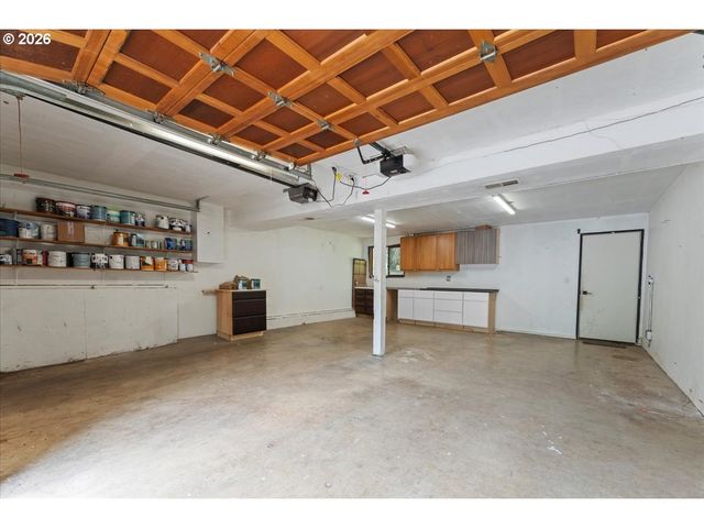 419 RIDGE CREST Dr, Oregon City, OR 97045