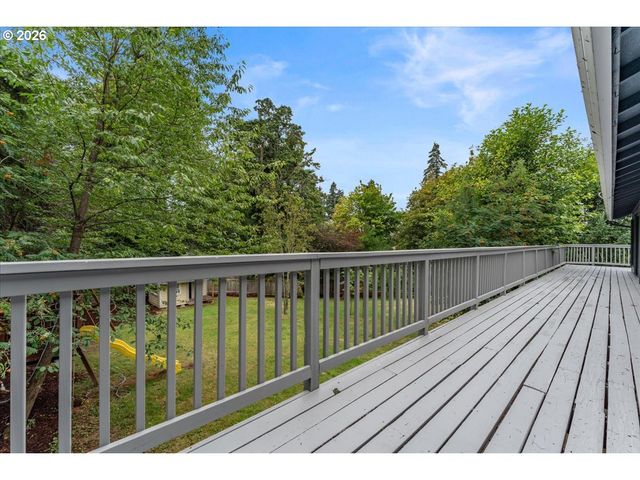 419 RIDGE CREST Dr, Oregon City, OR 97045