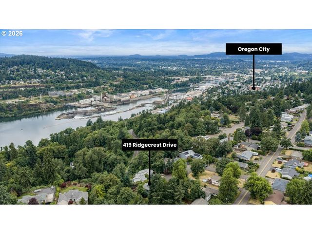 419 RIDGE CREST Dr, Oregon City, OR 97045