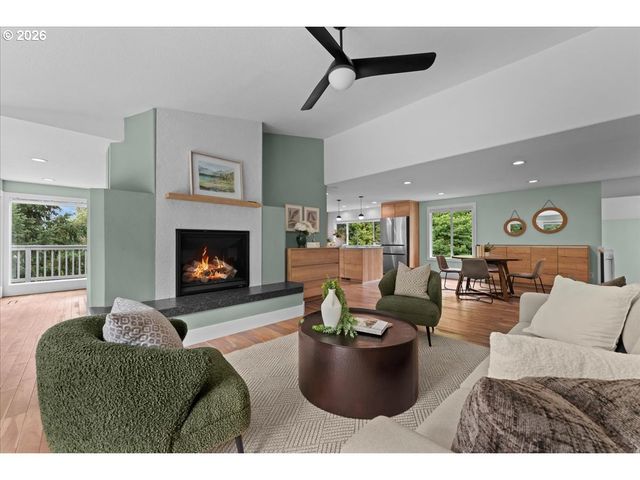 419 RIDGE CREST Dr, Oregon City, OR 97045