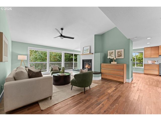 419 RIDGE CREST Dr, Oregon City, OR 97045