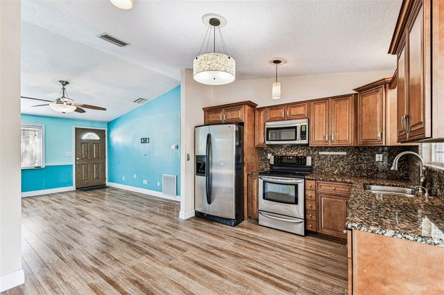 648 TIMBER BAY CIRCLE E, Oldsmar, FL 34677