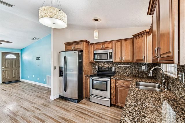 648 TIMBER BAY CIRCLE E, Oldsmar, FL 34677