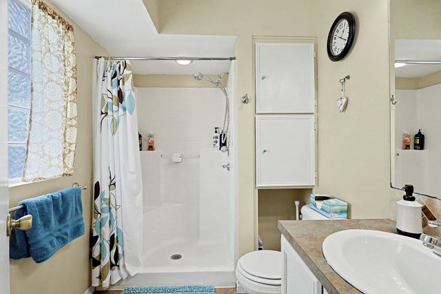 533 E Parkwood, Rose Hill, KS 67133