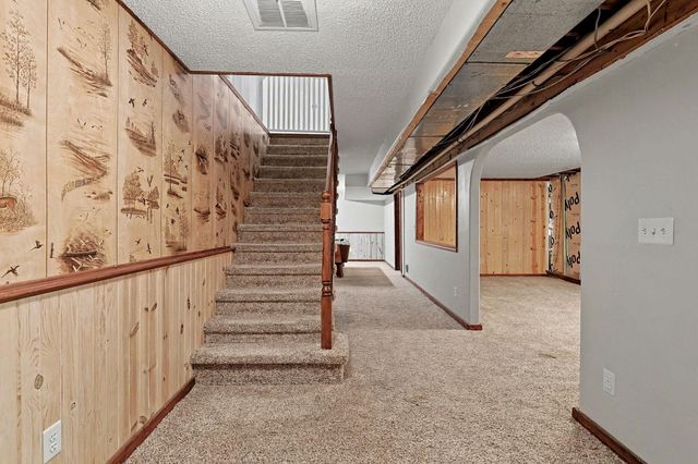 533 E Parkwood, Rose Hill, KS 67133