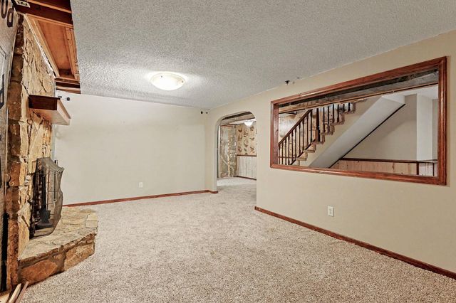 533 E Parkwood, Rose Hill, KS 67133
