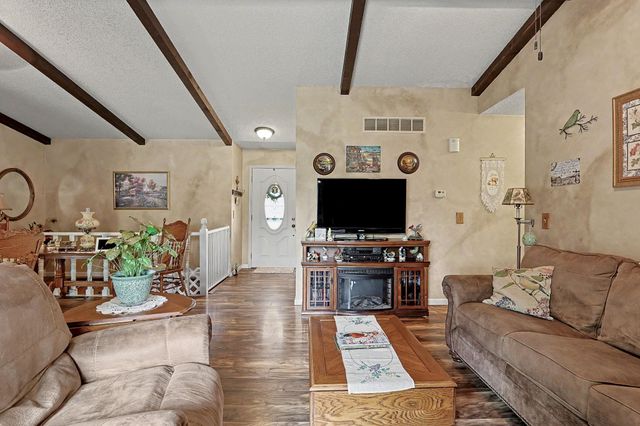 533 E Parkwood, Rose Hill, KS 67133