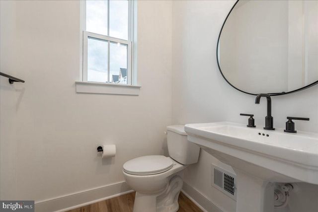 9211 FORKLEAF OAK DR, Fredericksburg, VA 22407