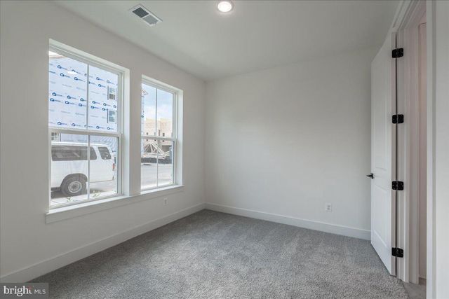 9211 FORKLEAF OAK DR, Fredericksburg, VA 22407