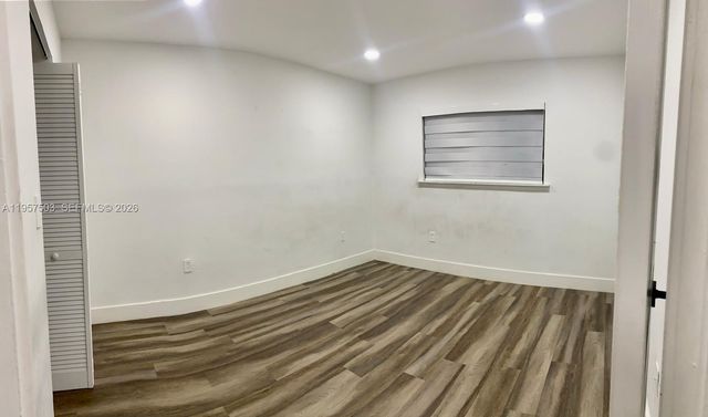 300 W Palm Cir W 307, Pembroke Pines, FL 33025