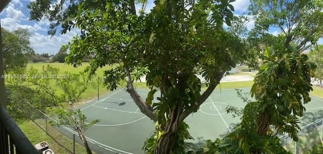 300 W Palm Cir W 307, Pembroke Pines, FL 33025