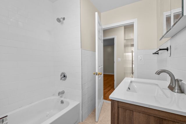 2603 North Main Street, Waterbury, CT 06704