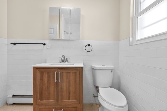 2603 North Main Street, Waterbury, CT 06704